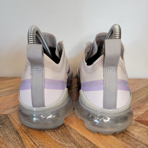 Nike Air VaporMax 2019 Women's Size 7 Shoes Grey Purple Agate BV6483-001 Running - Picture 4 of 11